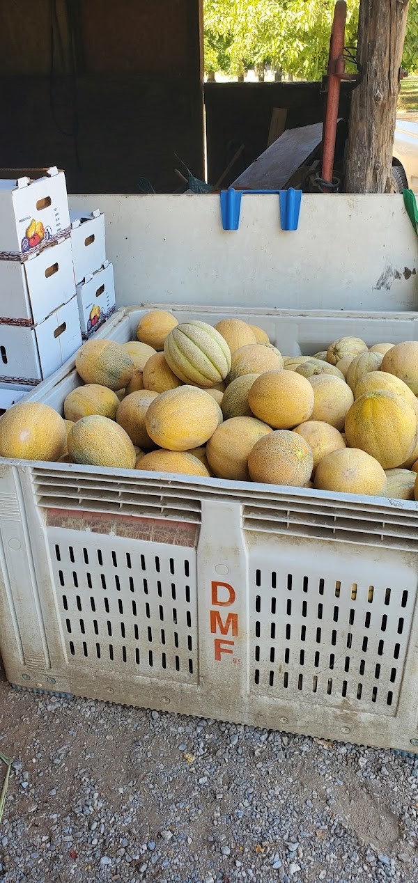 A Little Peach of Heaven Fruit Stand