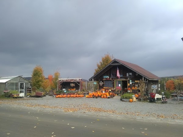Devaney farmstand