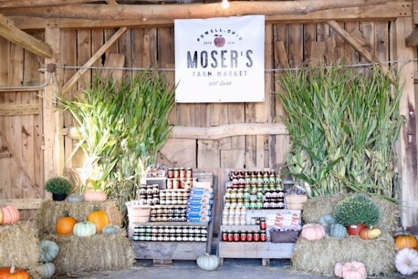 Moser's Farm Market and Barn