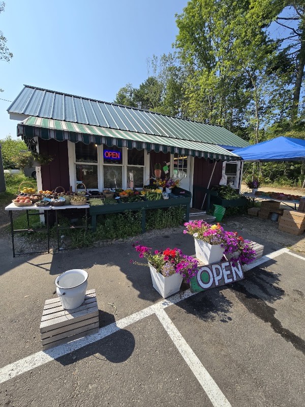 Elle maes farm stand