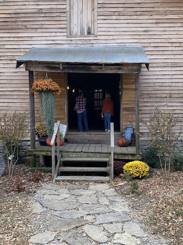 SMITHVILLE Old Mill Farm