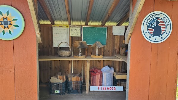 Little Hoot Farm Roadside Stand