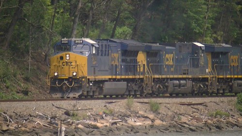 July 22, 2017
Q409 is seen heading south past CP 43 on CSX's River Sub with several CSX units.