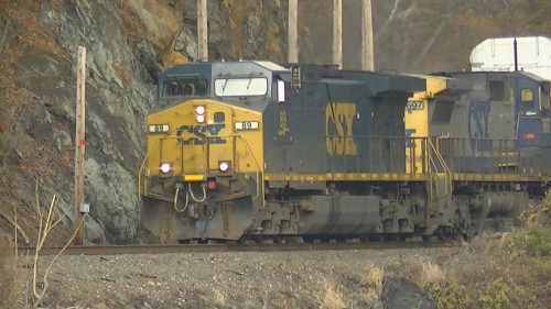 A southbound autorack train is approaching Mine Dock Park (CP 43 on the CSX River Subdivision) with a nice duo of a YN3 and YN2 GE. 

Check out the video here: https://youtu.be/fU0ureArUkI?t=3

11/22/2017