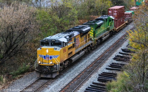 The Illinois Terminal unit trailing behind a UP leader, on a Croxton bound intermodal train.