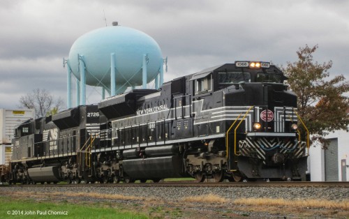 It was the year of heritage units, for me, at least. This time its the New York Central Unit leading an eastbound intermodal through Manville.