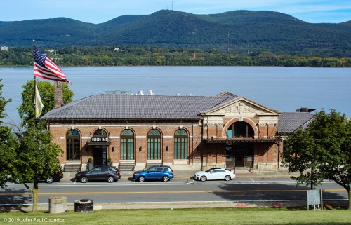 This ritzy Taco restaurant, and Pizzeria, is located in the old New York Central Newburgh Station. The CSX River Line runs below it, out of sight, and it sits perched above the Hudson River, beyond.