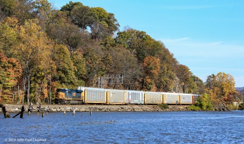 Southbound CSX Autorack train at Fort Montgomery, NY.