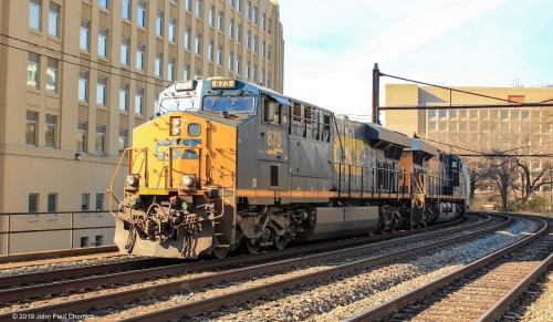 In between Amtrak activity, CSX sends an eastbound mixed freight through L'Enfant Plaza Station.