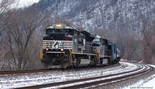 The nose of the lead unit, of this westbound empty tank train, seems to have been bloodied either by red paint or possibly blood of something it hit before it came through Duncannon, PA.