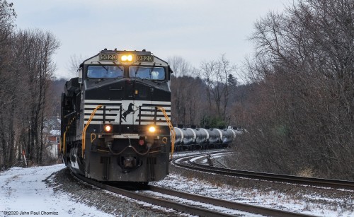 A full tank train heads east through Duncannon, PA.