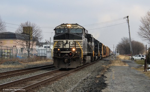 Westbound-Mixed-Freight-on-the-Right.jpg