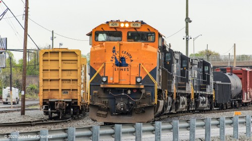 The CNJ heritage unit has just arrived in Camden Pavonia Yard, along with train 39G. It is carrying an important message about its state of cleanliness. Even the Statue of Liberty seems to be horrified by the personal hygiene of this unit, especially in this time of COVID-19.