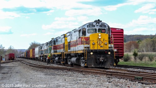 After making a drop off, the D&L units will be disconnected and reshuffled before continuing down south to Slateford. Here, PT-99 is seen at Gravel Place in East Stroudsburg, Pennsylvania.