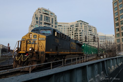 CSX-ES44AC-739-2.jpg