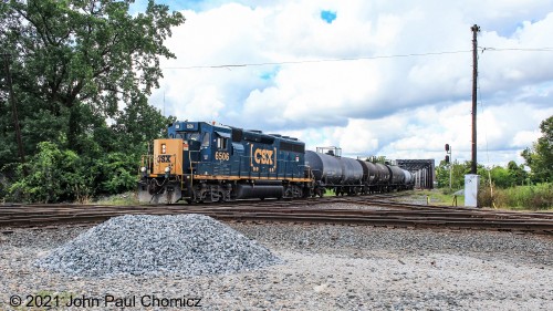 Shortly after the passing of the Camp Chase Railway train, a short CSX local appeared from the north. It crossed the Scioto River and headed south towards Parsons Yard, in Columbus, OH.