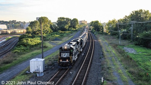 After arriving at this location a bit late, it seems like the westbound traffic dried up and it was only eastbounds, from this point on, even though the lighting favored westbound traffic. Here, the situation would only get worse when the NS local that serves the Cargill Plant at Whiskey Island, appeared and tied up traffic on the Chicago Line.