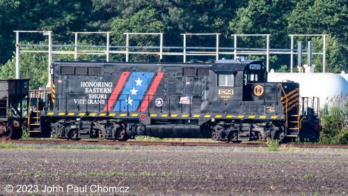 Sitting a little further north from the MDDE #: 2628 was this familiar unit. It used to be the, "Honoring New Jersey Veterans", unit for the Dover and Rockaway River Railroad, in New Jersey. It was often used as the power for the, "Toys for Tots" Train during the Christmas season. It is now owned by the Maryland & Delaware Railroad and has been retitled the, "Honoring Eastern Shore Veterans", since it now serves the Delmarva Peninsula.