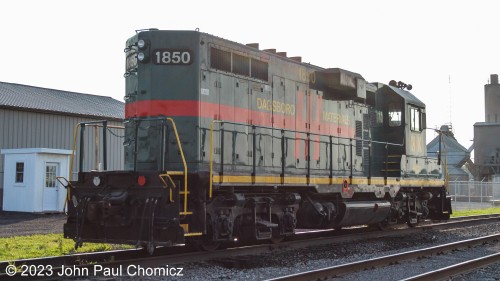 As you can see, a morning shot is definitely required to get the unit from this angle. You can see the plant in the background. The plant yard is a slightly further off to the right. It had the two NS units which brought the unit stone train down to the plant.