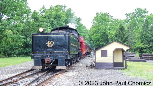 After reaching Lahaska, the New Hope & Ivyland #: 40 switches ends and will pull the return train, in reverse, back to New Hope. The Lahaska Station looks more like a shed rather than a station.