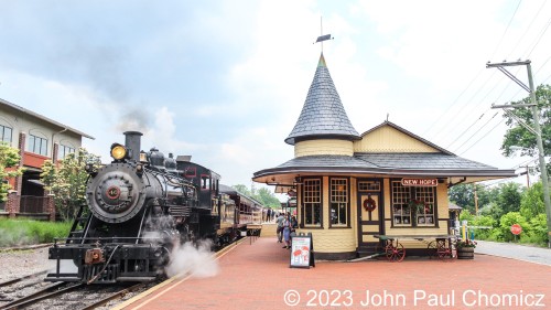 New Hope & Ivyland #: 40 sits at New Hope Station for the noon departure time.