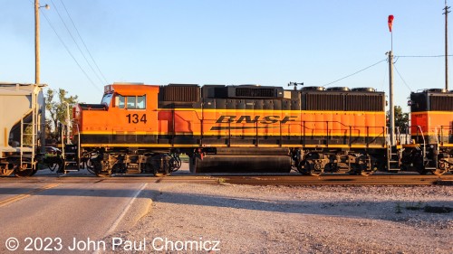 The trailing unit of that BNSF mixed-freight was also an interesting unit. It is the BNSF #: 134; an GP60M which is a four-axle unit that features a safety cab. Not only is this unit type the last GP model that EMD produced but the safety cab equipped GP60M model was built exclusively for the AT&SF railroad, making it quite a rarity to see outside of AT&SF/BNSF territory. It is the first time I've ever seen a safety-cab equipped four-axle unit as the standard cab equipped GP40's and GP38's are the normal units operating in the northern New Jersey.