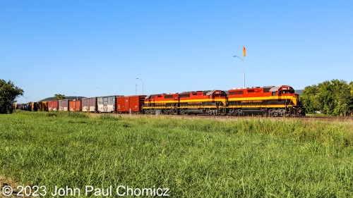 After a disappointing day of seeing KCS units buried behind a sea of orange, it was a nice surprise to finally see a pure KCS lash-up of yard power at the southern end of the yard in Heavener, OK. KCS #: 2809 is a GP40-3/GP22 ECO while the #: 2950 and 2967 are both GP40-3's.