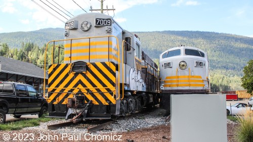 Another angle of the Canadian Pacific #: 7009 shows that it has also become the target of graffiti at its current location. Once again, getting a photo without obstructions, is very difficult.