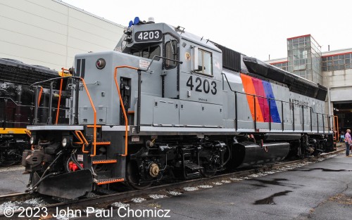 Another GP40PH-2B on display was the NJT #: 4203. Like the NJT #: 4210 (Erie Unit), this unit was built in October 1968 as Penn Central #: 3222. I'm not quite sure why this unit was on display, the only reason I could think of is that it was painted in the new NJT livery and has been repainted back to the "Disco Stripe" livery.