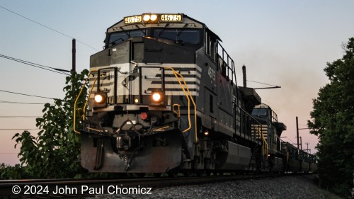 A boring day on the CSX West Trenton Line ended on a bright or, more appropriately, "dark" note as I caught NS #: 231 shortly after departing Morrisville Yard on the Lower Harrisburg Line in Langhorne, PA.