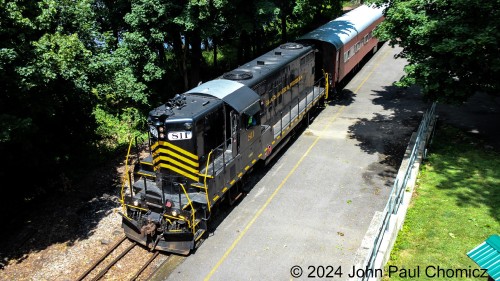 Black River & Western GP9 #: 811 leads the noon "River Train" excursion train out of Phillipsburg Station in Phillipsburg, NJ.