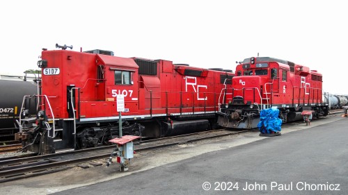 Two more units found at the Raritan Center, that day, were a little more interesting than the previous two. A little less common is the RCRY #: 5107 which is an ex-Norfolk Southern high-hood GP38-2. The RCRY #: 5 is waaaay less common in that it is a GP30M. Certainly not the prettiest and not common in this area.