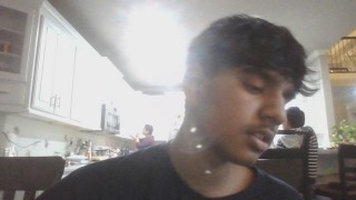 1762295355783_distracted