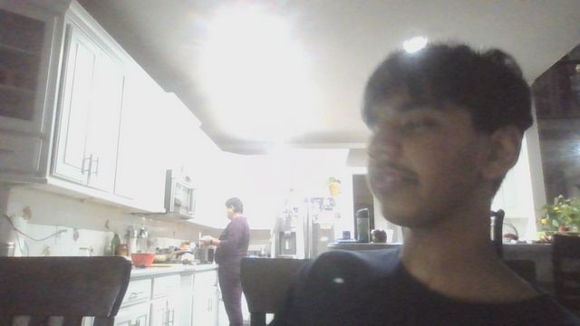 1762296543069_distracted