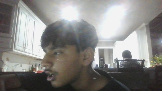 1762296620291_distracted