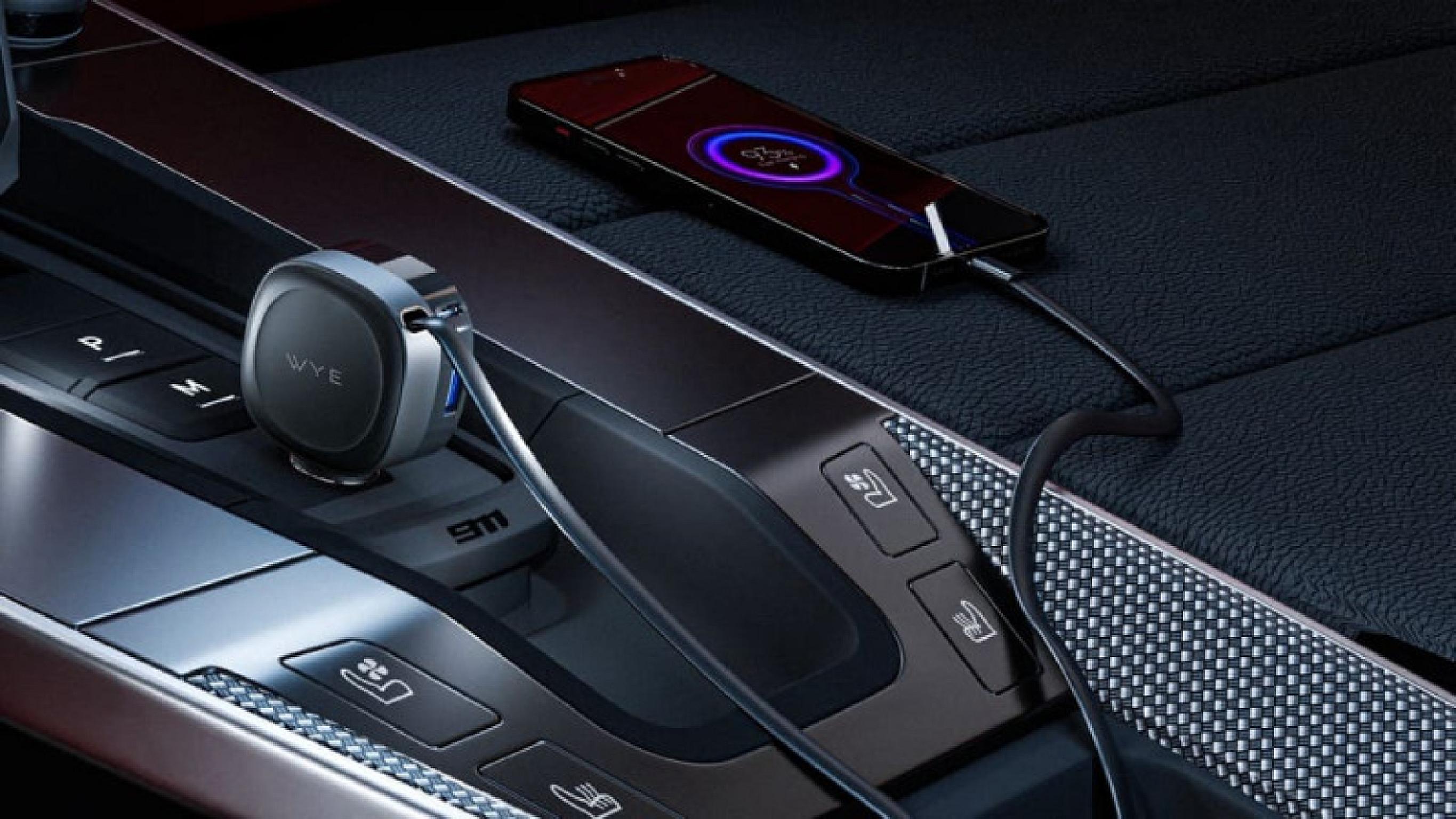 WYE 3-IN-1 Fast Charging In-Car Charger with Built-in Retractable Cable&A,C ports   view 3