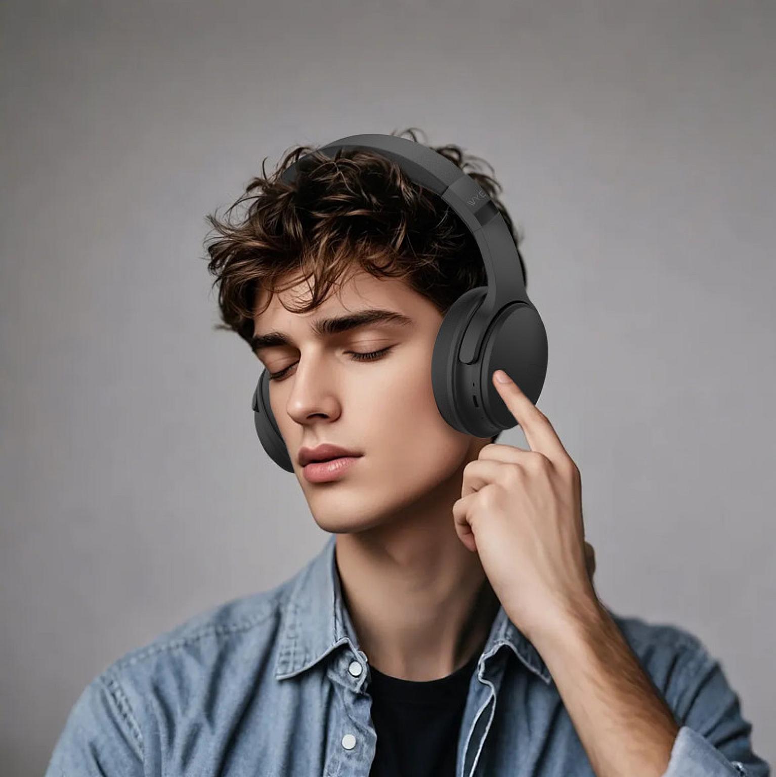 Over-Ear Wireless Audio Headphones HS18 view 2