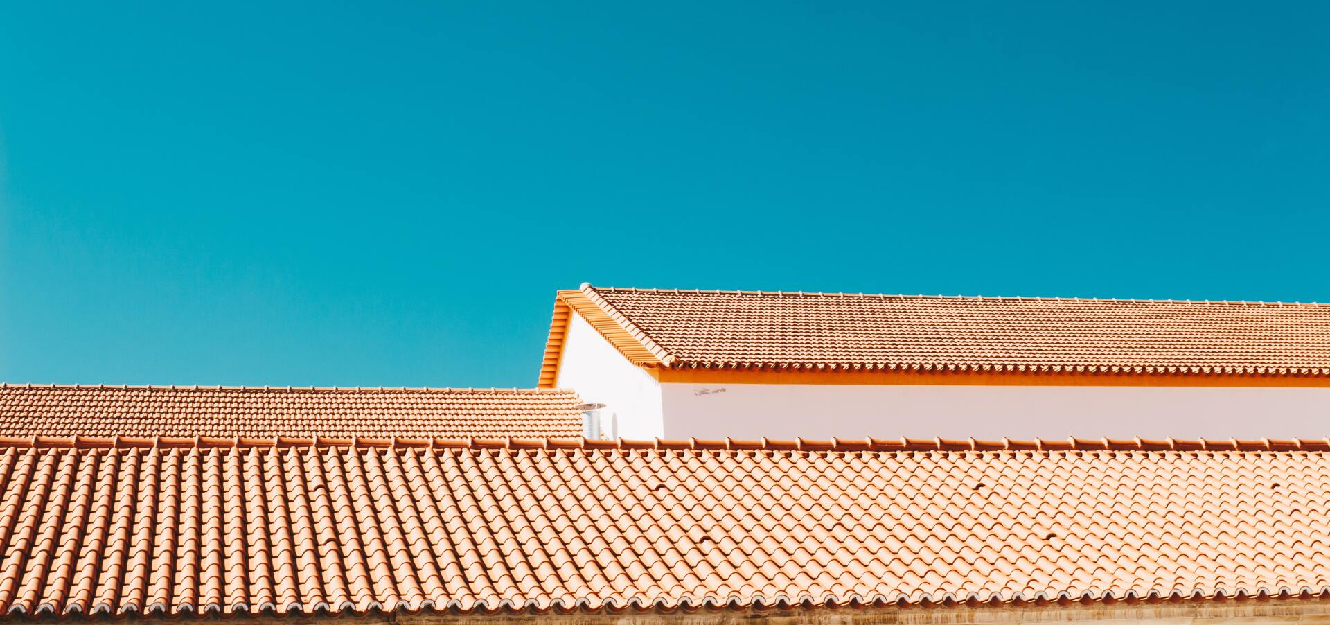 how long does a tile roof last in florida